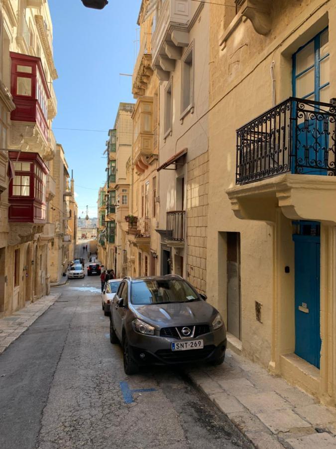 Studio Apartment In Valletta Exteriör bild