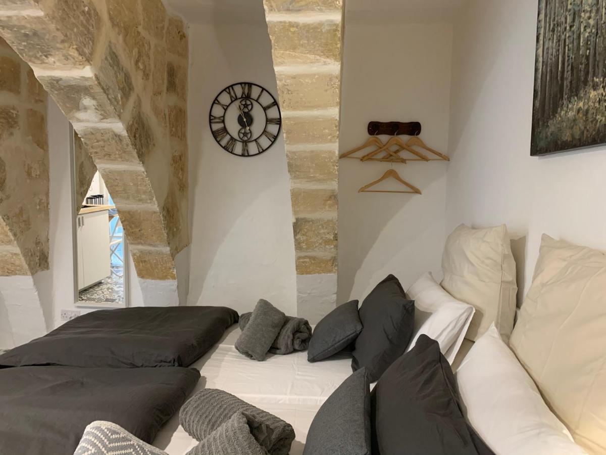 Studio Apartment In Valletta Exteriör bild