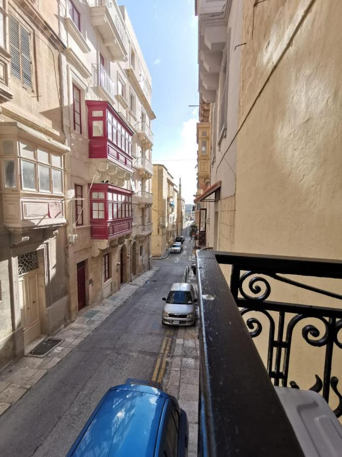 Studio Apartment In Valletta Exteriör bild