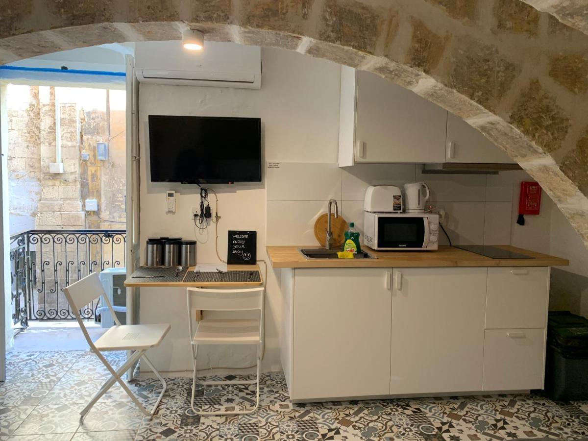 Studio Apartment In Valletta Exteriör bild